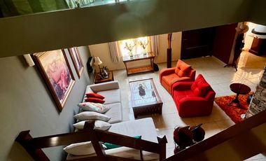 Hermosa casa con amplio jardín