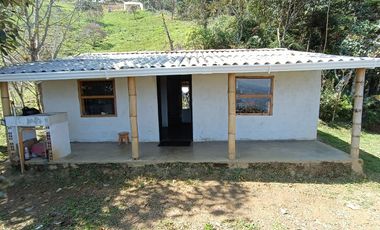 Se vende lote finca 4.968 metros, con glamping y dos casas habitables.