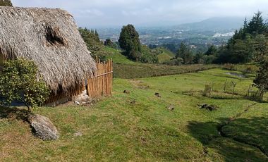 Se vende lote finca 4.968 metros, con glamping y dos casas habitables.