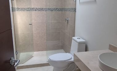 CASA EN RENTA FRACC. BOSQUE DE LAS FUENTES CALIMAYA A 13 MINUTOS GALERIAS METEPEC
