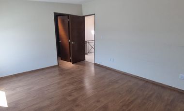 CASA EN RENTA FRACC. BOSQUE DE LAS FUENTES CALIMAYA A 13 MINUTOS GALERIAS METEPEC