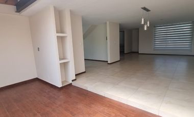 CASA EN RENTA FRACC. BOSQUE DE LAS FUENTES CALIMAYA A 13 MINUTOS GALERIAS METEPEC