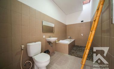 Cozy 2,5 Bedroom Villa with Pool in Sanur Bali for Rent Yearly