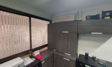 PR16858 Oficina Amoblada en venta en el sector Laureles, Medellin