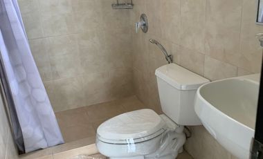 ALQUILO AMPLIA CASA EN SAMBORONDÓN - 1 DORMITORIO EN LA PLANTA BAJA