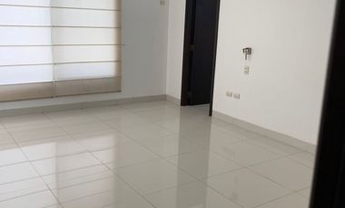 ALQUILO AMPLIA CASA EN SAMBORONDÓN - 1 DORMITORIO EN LA PLANTA BAJA