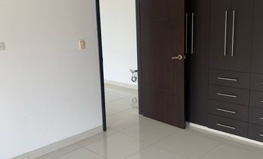 ALQUILO AMPLIA CASA EN SAMBORONDÓN - 1 DORMITORIO EN LA PLANTA BAJA