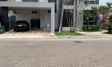 ALQUILO AMPLIA CASA EN SAMBORONDÓN - 1 DORMITORIO EN LA PLANTA BAJA