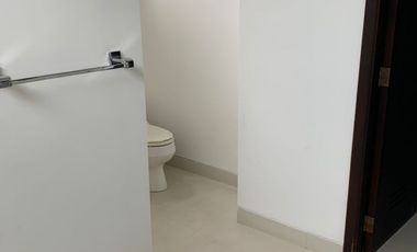 ALQUILO AMPLIA CASA EN SAMBORONDÓN - 1 DORMITORIO EN LA PLANTA BAJA