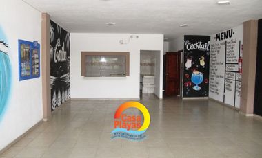 Casa Rentera de Venta en El Centro de Playas con 2 Locales Comerciales