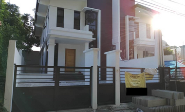 Duplex house and Lot For Sale In pillar Village Las Pinas