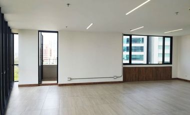 PR20315 Oficina en venta en el sector Milla de Oro