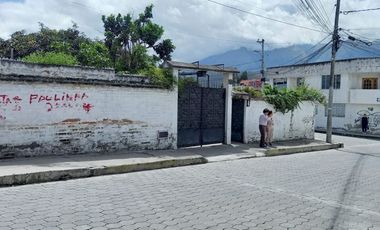 Casa de venta en Otavalo, calle Sucre, 929 m2