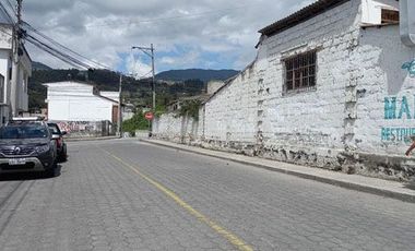 Casa de venta en Otavalo, calle Sucre, 929 m2