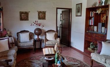 Casa de venta en Otavalo, calle Sucre, 929 m2