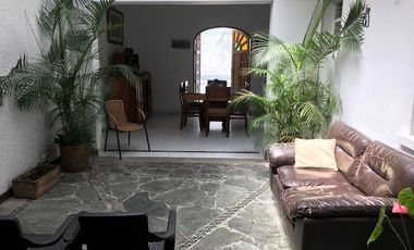 Venta de Hostal y Locales Comerciales Laureles