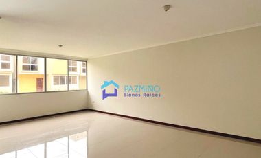 Casa de Venta en Urbanización Palma Dorada, Machala