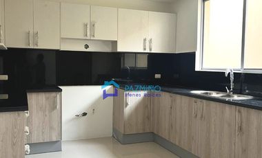 Casa de Venta en Urbanización Palma Dorada, Machala