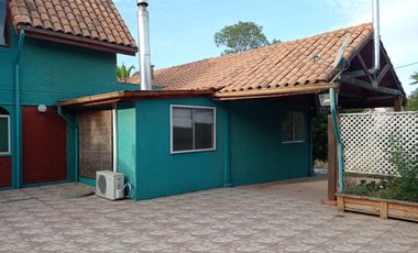 Se vende hermosa casa en condominio sector Los Naranjos, Curacavi
