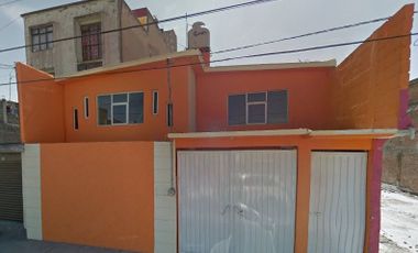 Casa en La Magdalena, Toluca de Lerdo, ¡Compra directa con el Banco, no se aceptan créditos!