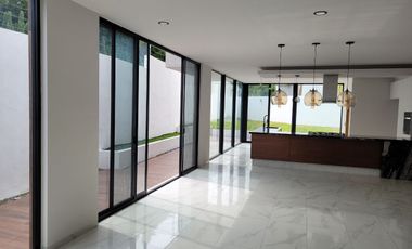 Se vende casa en Bosques de Santa Anita
