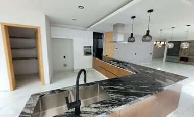 Se vende casa en Bosques de Santa Anita