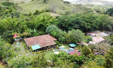 Venta de Finca de recreo en la Buitrera Palmira Valle