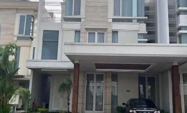 Dijual Rumah 3 lantai di Pakuwon Indah La Riz Golf Residence