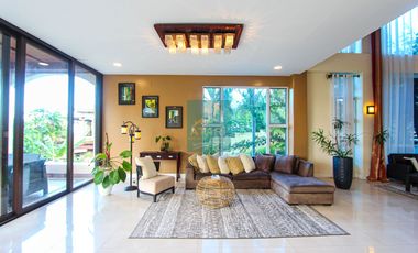 Elegant 5-Bedroom House and Lot with Swimming Pool in Maria Luisa Estate Park - A Timeless Masterpiece of Luxury!