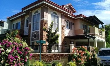 5 Bedroom Corner House and Lot for Sale in El Paseo de Fortunata, Barangay San Isidro, Paranaque City