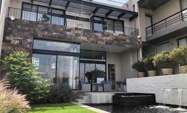 Hermosa casa en venta en zona esmeralda de diseño exclusivo