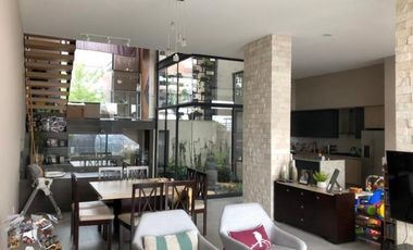 Hermosa casa en venta en zona esmeralda de diseño exclusivo