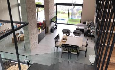Hermosa casa en venta en zona esmeralda de diseño exclusivo