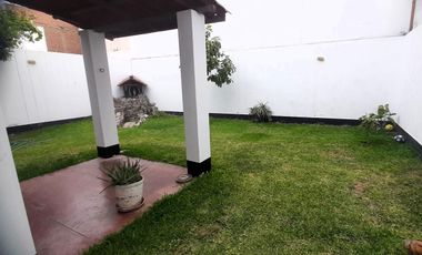 Casa, 362 m2, 4 dorms, 4 baños, jardin, terraza, 2 estac, ideal Proyecto.