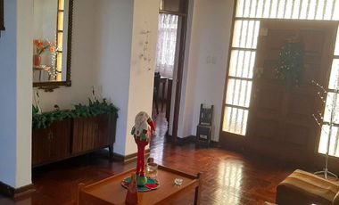Casa, 362 m2, 4 dorms, 4 baños, jardin, terraza, 2 estac, ideal Proyecto.