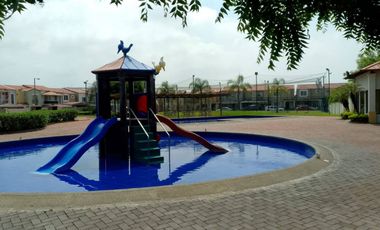 VENTA DE CASA EN URBANIZACIÓN LA PERLA (ROBERT)