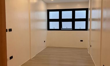 Modern Luxury in Brgy Malamig, Mandaluyong Townhouses For SALE : 4-Storey Townhouse Enclave with Spacious Living | Semi-Furnished | 2-3 Car Garage
