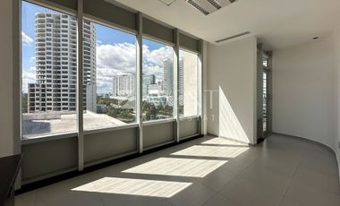 Oficina en venta de 263 mts2 en Spectrum Corporate Center, Cancún.