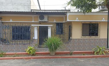 Vendo casa en la Alborada 8va etapa