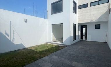 CASA EN VENTA SOLO RECURSOS  PROPIOS LISTA PARA ESTRENAR