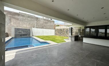 CASA EN VENTA EN LOMAS DE COCOYOC