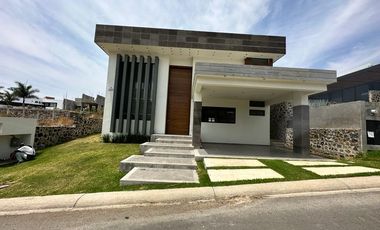 CASA EN VENTA EN LOMAS DE COCOYOC