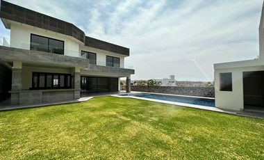 CASA EN VENTA EN LOMAS DE COCOYOC