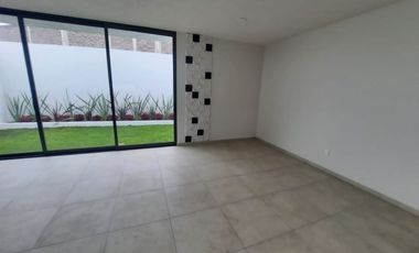 CASA EN VENTA EN LOMALTA TRES MARIAS MORELIA