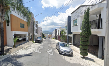 ¡¡REMATE!! ¡¡HERMOSA CASA EN UNA DE LAS MEJORES ZONAS DE MONTERREY DE NUEVO LEON!!