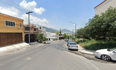 ¡¡REMATE!! ¡¡HERMOSA CASA EN UNA DE LAS MEJORES ZONAS DE MONTERREY DE NUEVO LEON!!