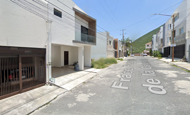 ¡¡REMATE!! ¡¡HERMOSA CASA EN UNA DE LAS MEJORES ZONAS DE MONTERREY DE NUEVO LEON!!