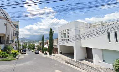 ¡¡REMATE!! ¡¡HERMOSA CASA EN UNA DE LAS MEJORES ZONAS DE MONTERREY DE NUEVO LEON!!