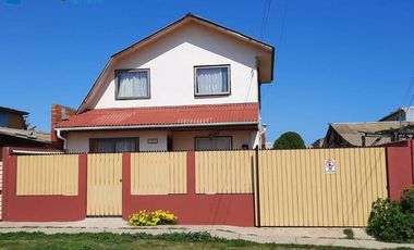 PROPIEDAD CON 3 CABAÑAS POBLACIÓN ROSS - PICHILEMU