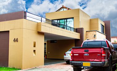 Venta Excelente Casa Conjunto Kalamary, Chia - Recorrido Virtual 360º